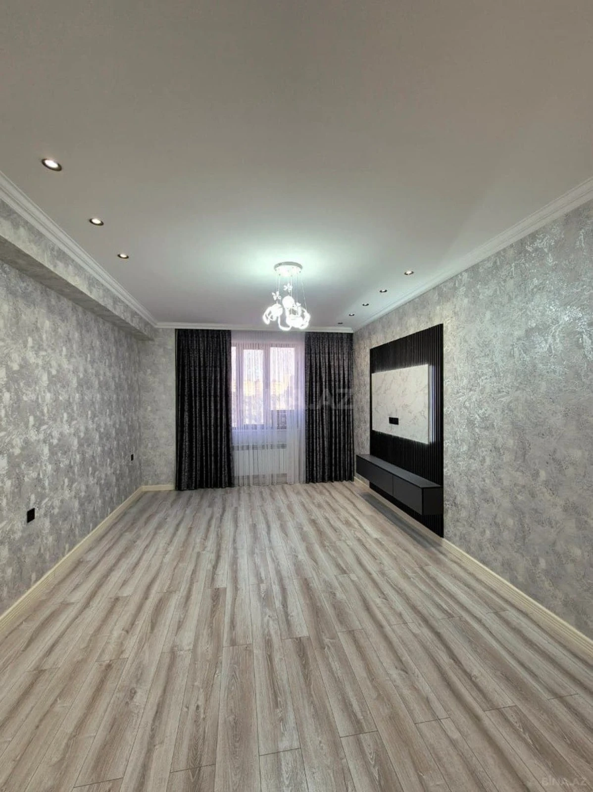 Satılır 3 otaqlı mənzil 145 m²