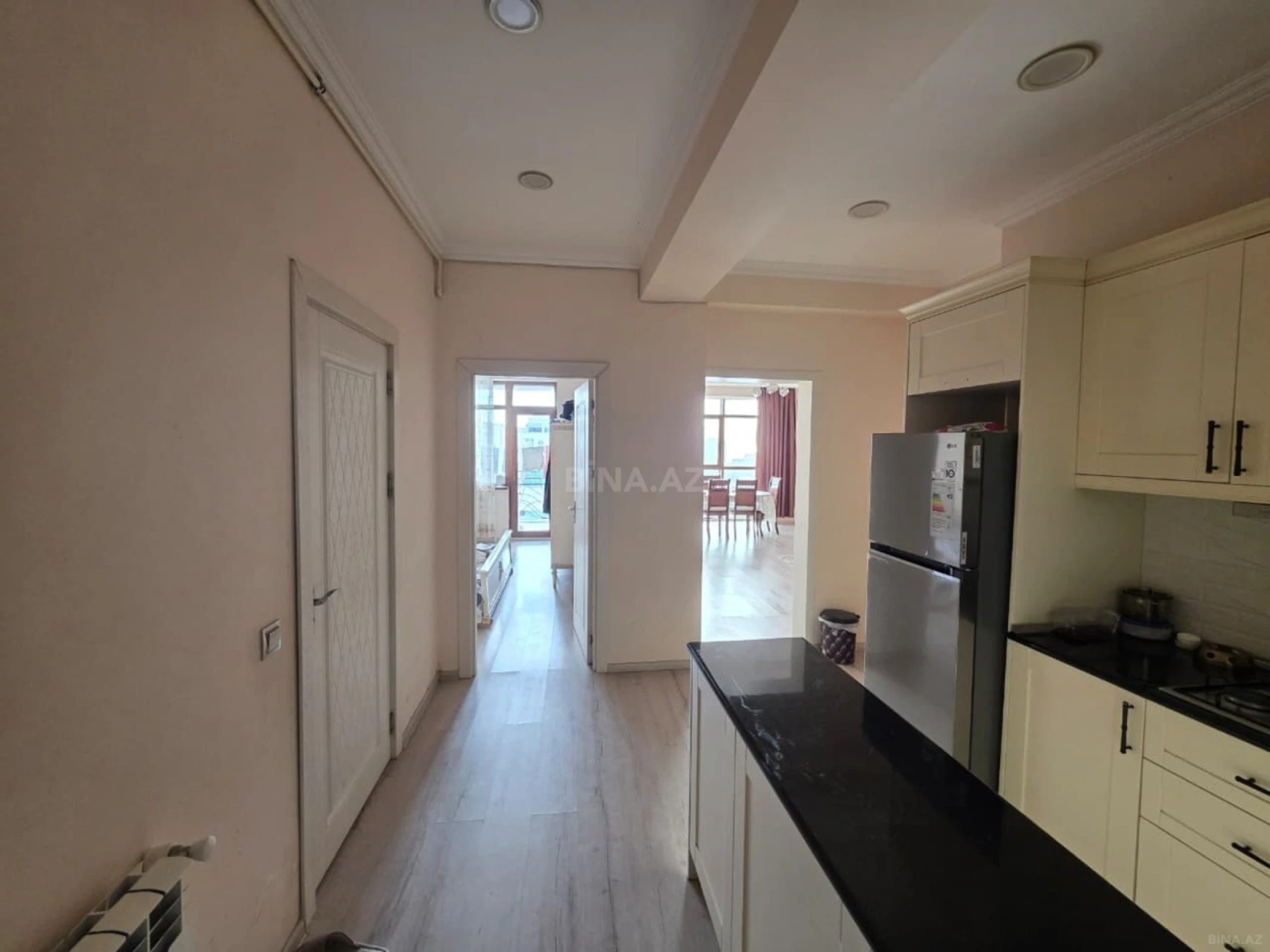 Satılır 2 otaqlı mənzil 64 m²