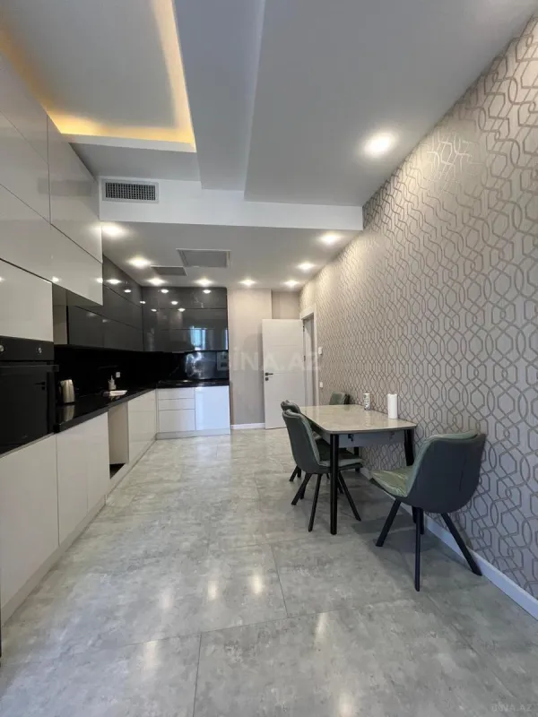 Satılır 3 otaqlı mənzil 156 m²