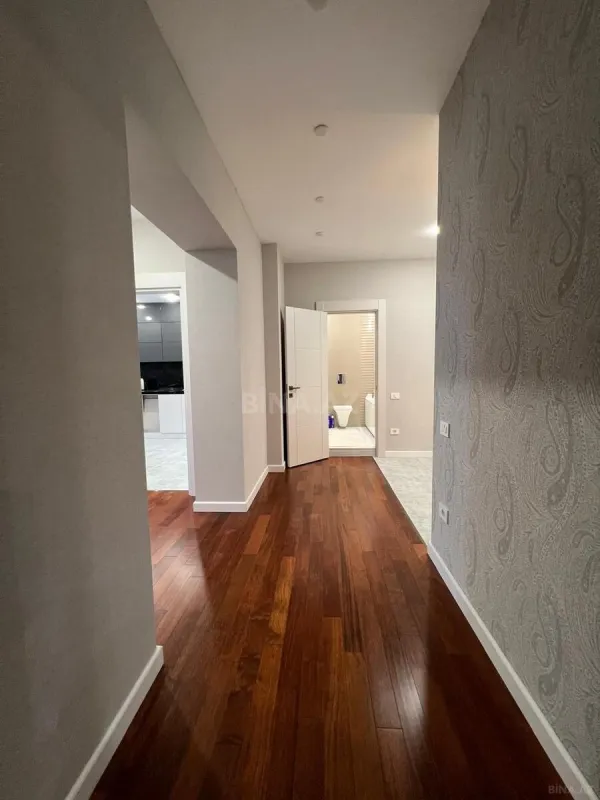Satılır 3 otaqlı mənzil 156 m²