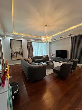 Satılır 3 otaqlı mənzil 156 m²