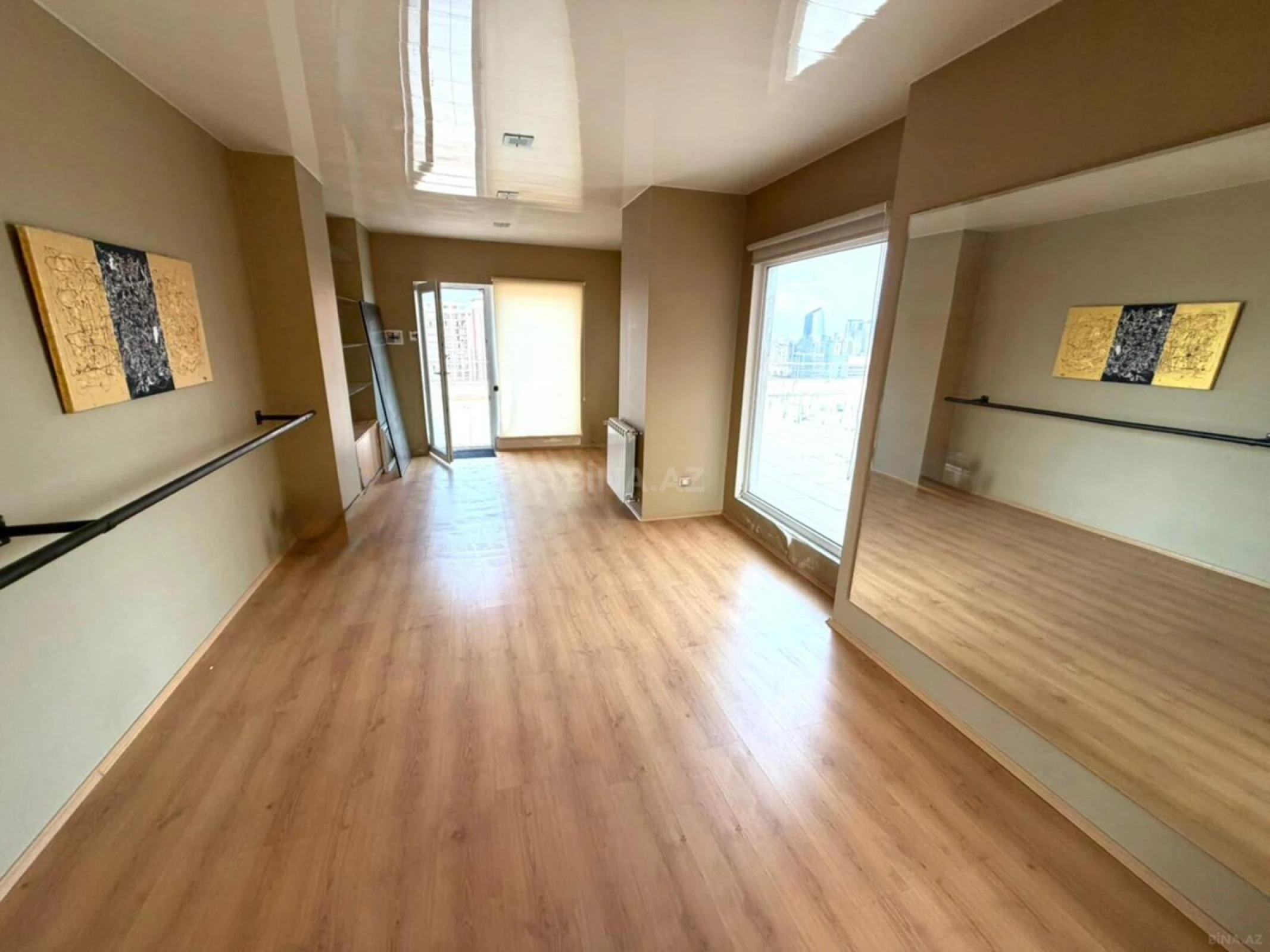 Satılır 5 otaqlı mənzil 380 m²
