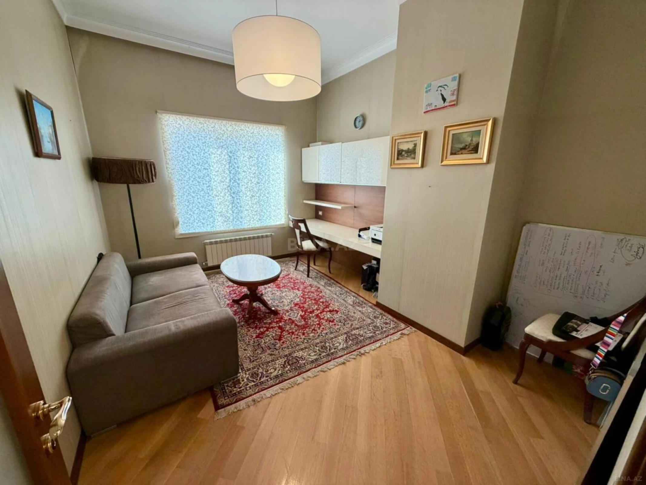Satılır 5 otaqlı mənzil 380 m²