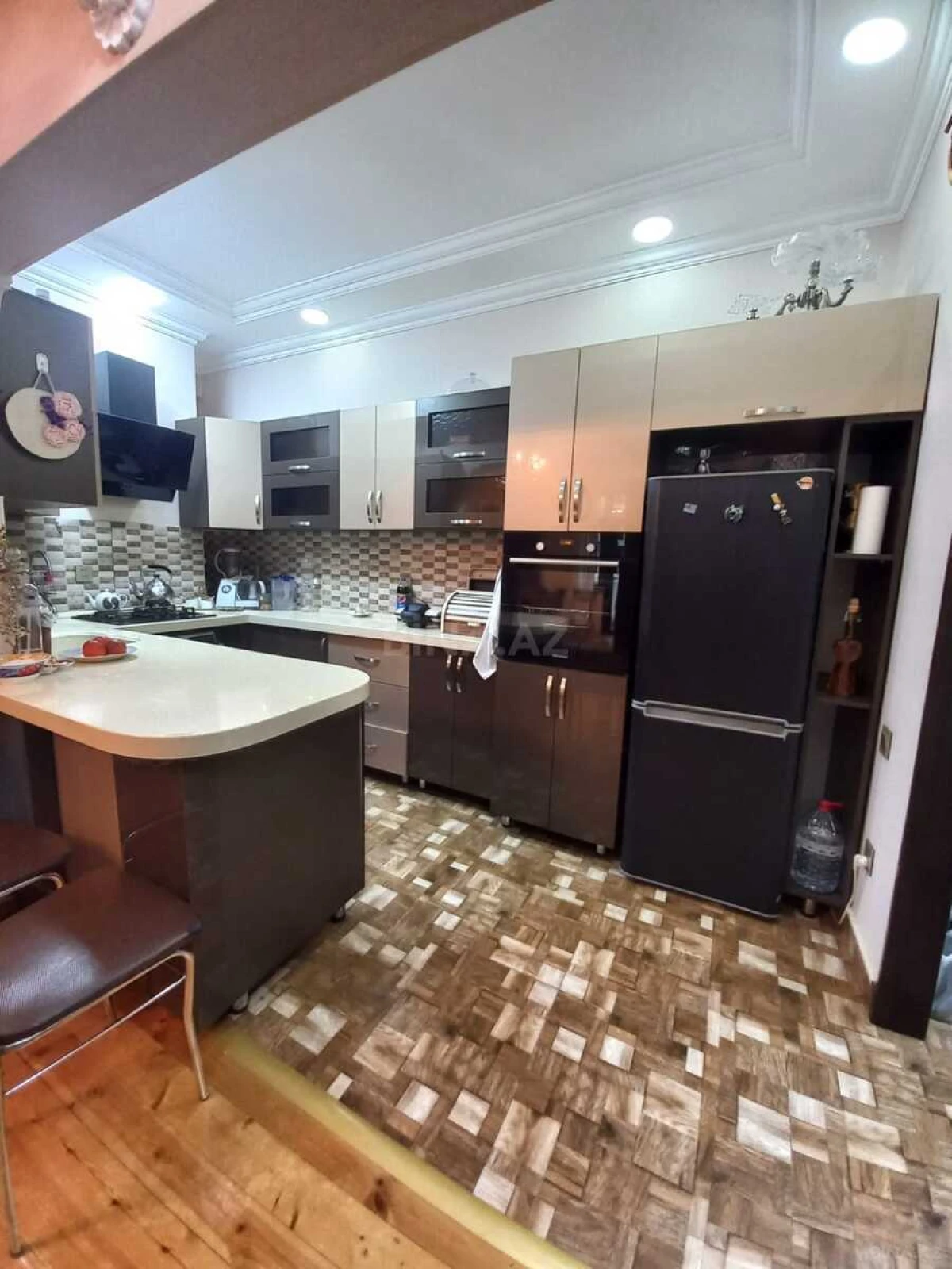 Satılır 3 otaqlı mənzil 83 m²