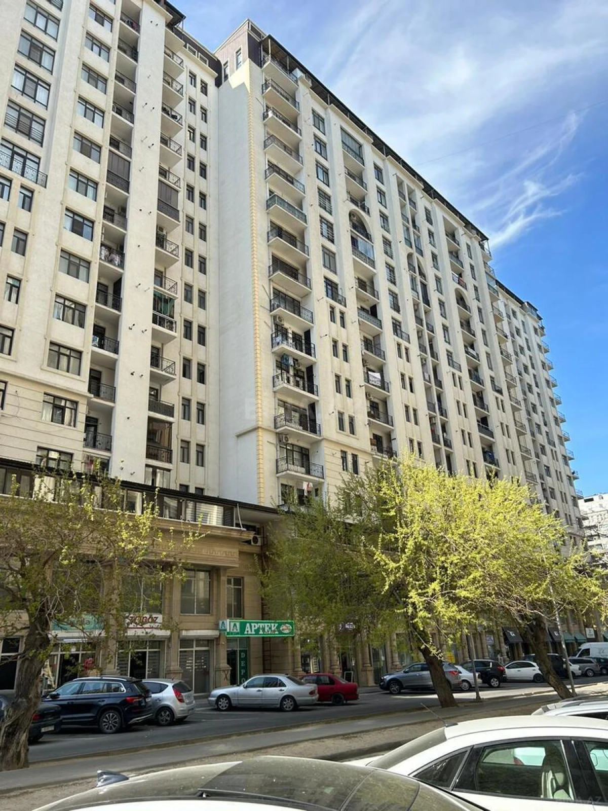 Satılır 3 otaqlı mənzil 83 m²