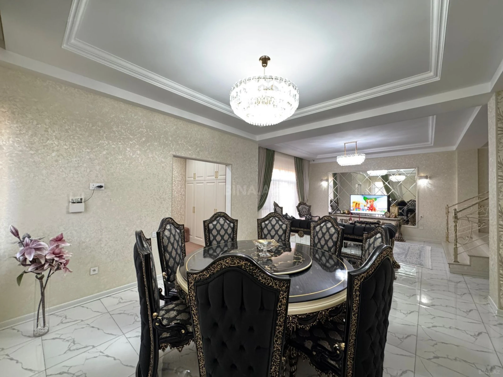 Satılır 4 otaqlı həyət evi 240 m²