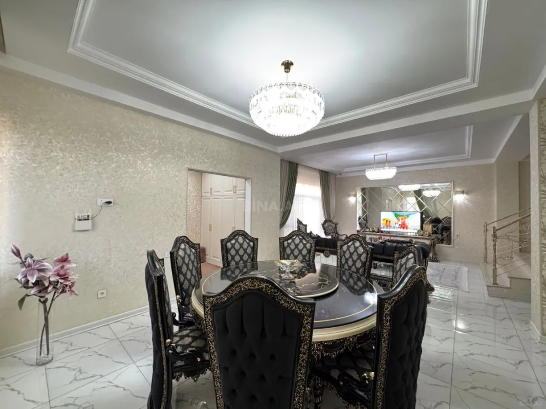 Satılır 4 otaqlı həyət evi 240 m²