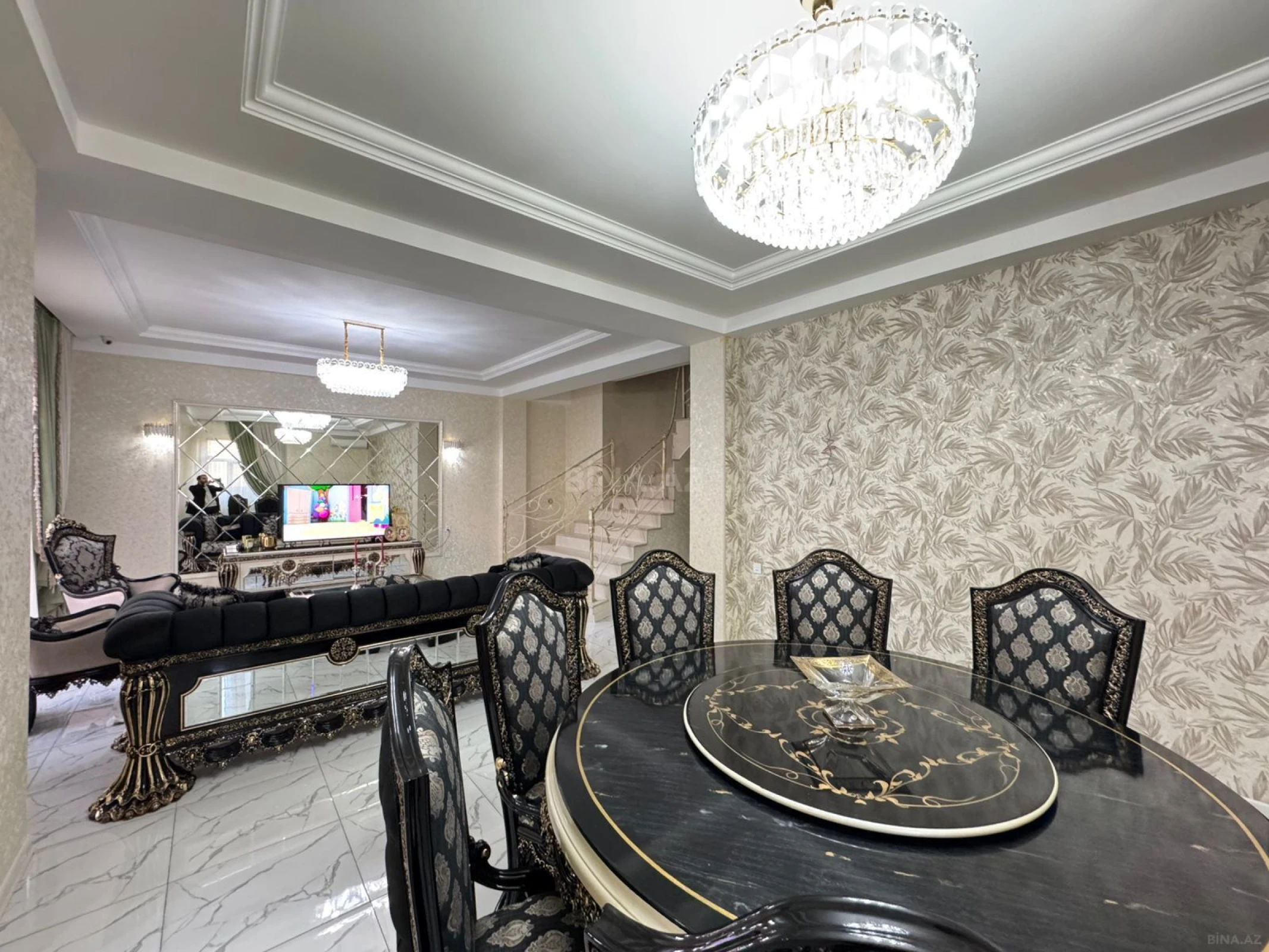 Satılır 4 otaqlı həyət evi 240 m²