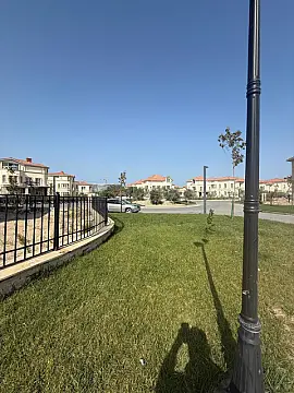 Satılır 8 otaqlı həyət evi 390 m²