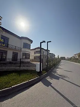 Satılır 8 otaqlı həyət evi 390 m²