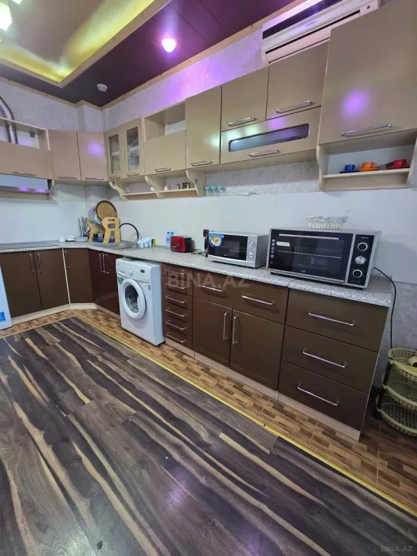 Kirayə verilir 3 otaqlı mənzil 175 m²