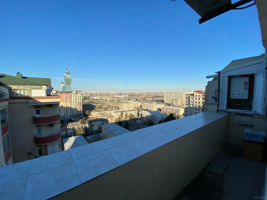 Satılır 3 otaqlı mənzil 133 m²