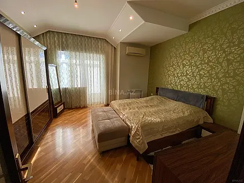 Satılır 3 otaqlı mənzil 133 m²