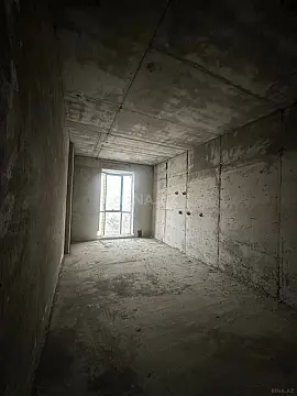 Satılır 4 otaqlı mənzil 242 m²