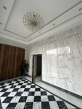 Satılır 4 otaqlı mənzil 242 m²