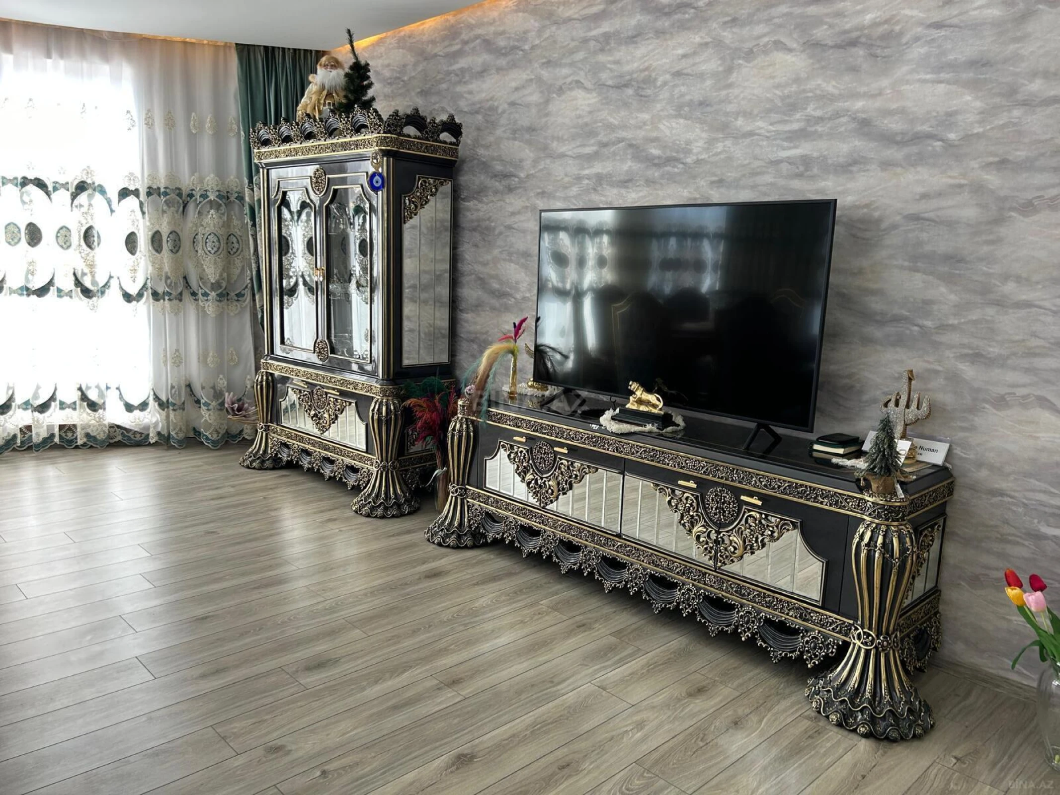 Satılır 5 otaqlı mənzil 230 m²