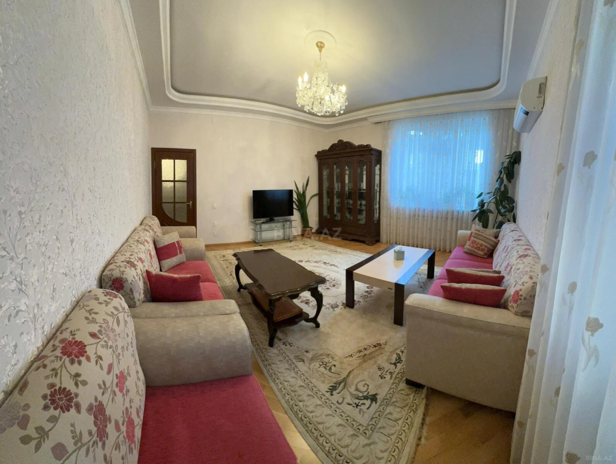 Satılır 4 otaqlı mənzil 120 m²