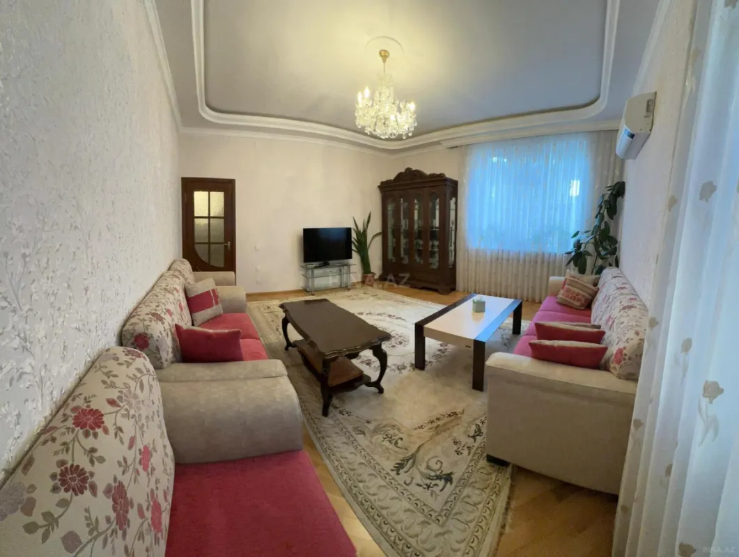 Satılır 4 otaqlı mənzil 120 m²