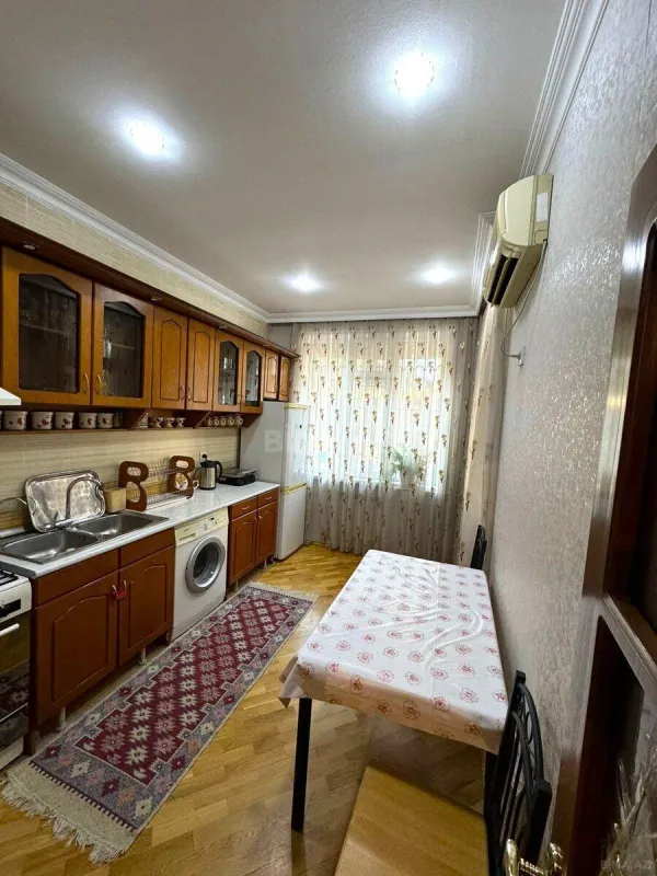 Satılır 4 otaqlı mənzil 120 m²