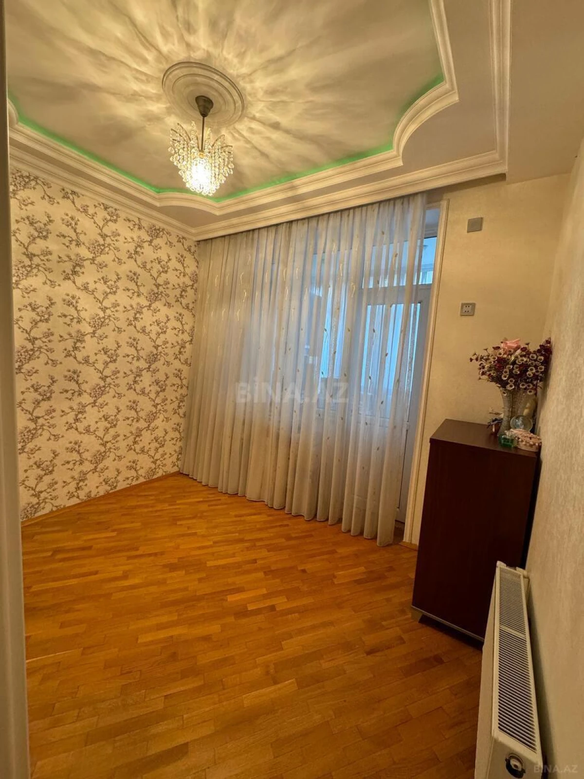Satılır 4 otaqlı mənzil 120 m²