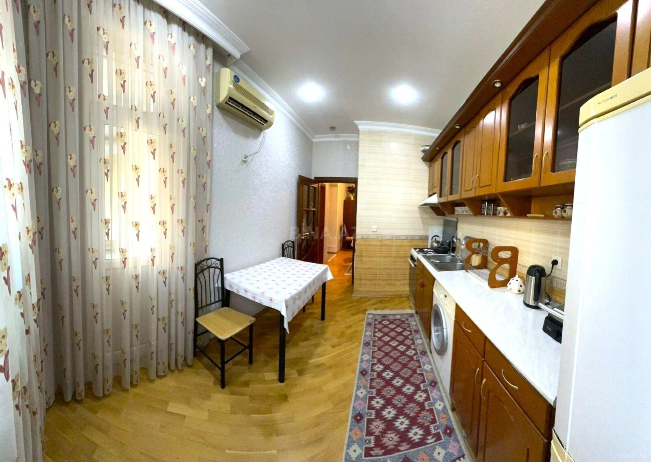 Satılır 4 otaqlı mənzil 120 m²
