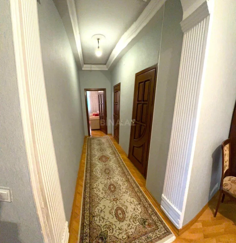 Satılır 4 otaqlı mənzil 120 m²