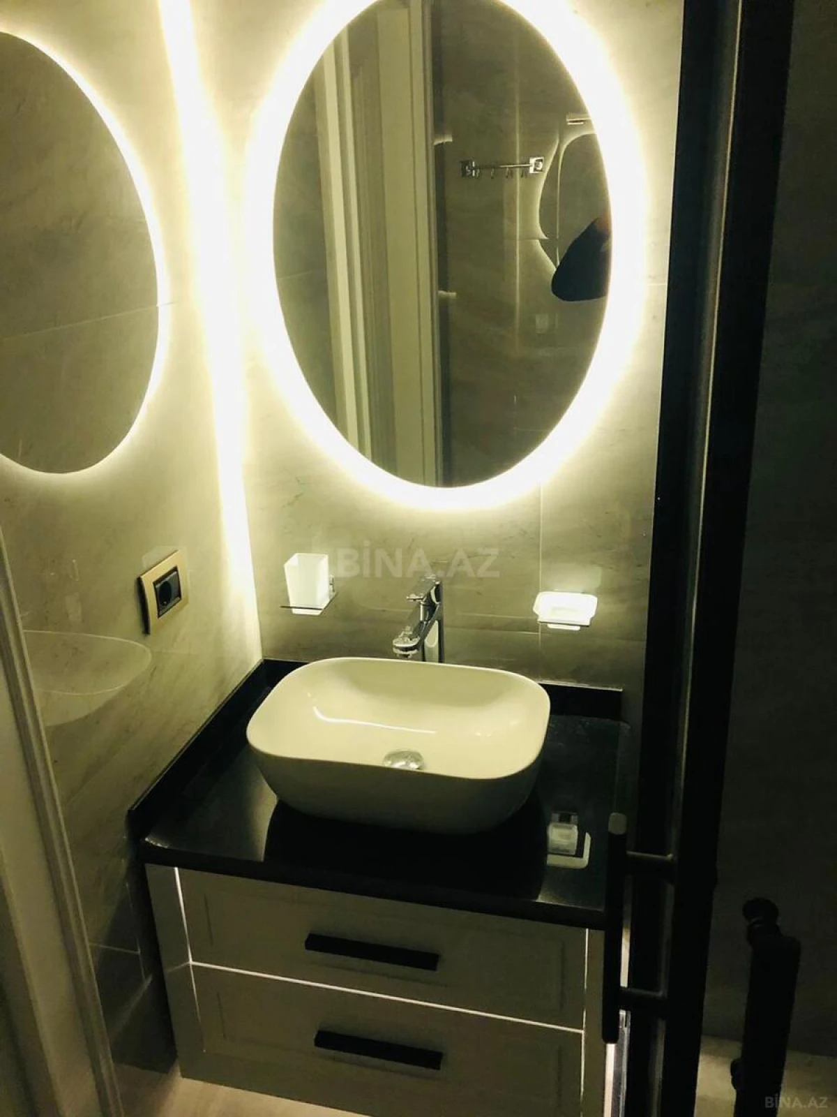 Satılır 3 otaqlı mənzil 125 m²