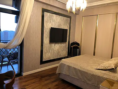 Satılır 3 otaqlı mənzil 125 m²
