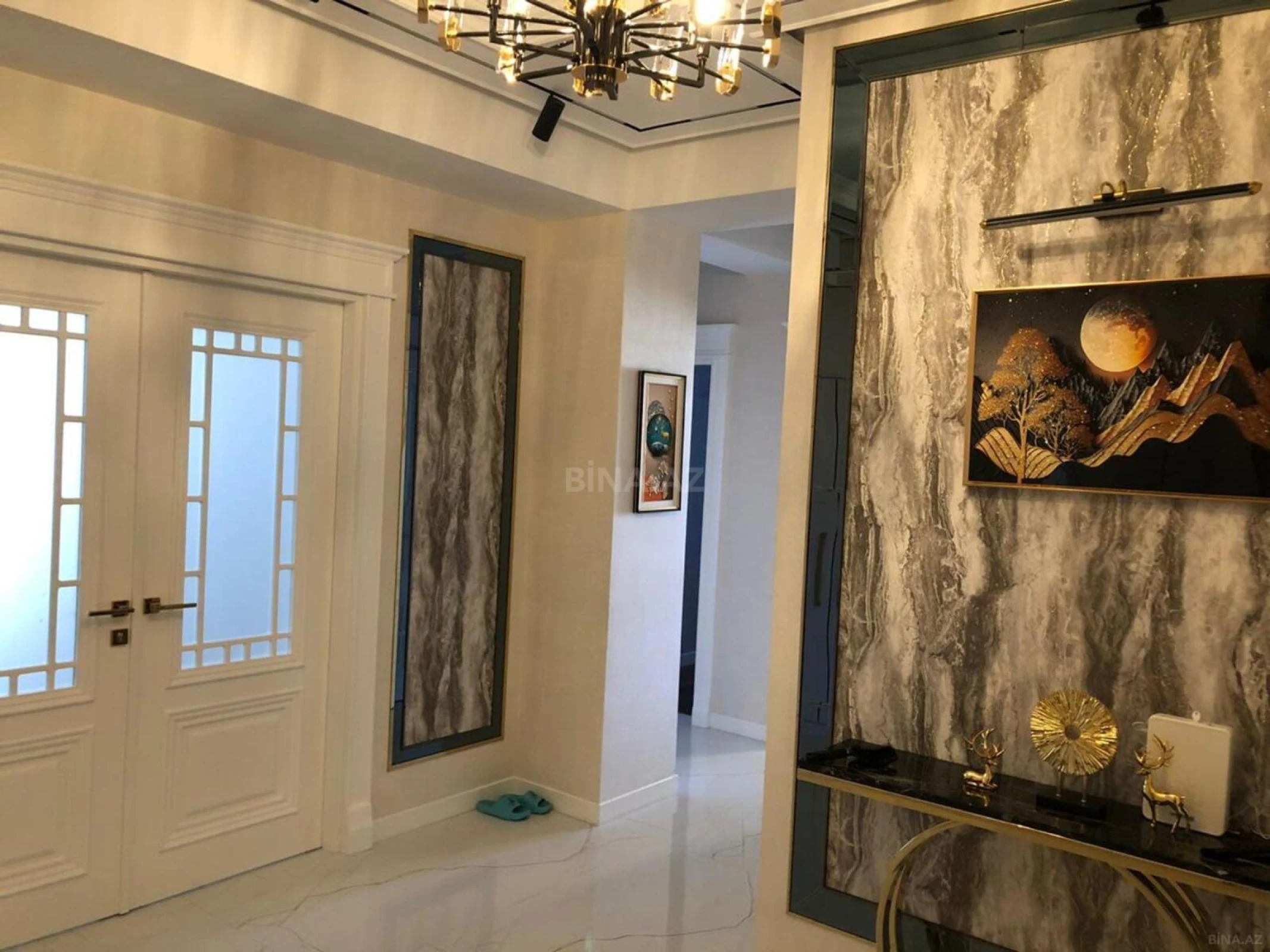 Satılır 3 otaqlı mənzil 125 m²