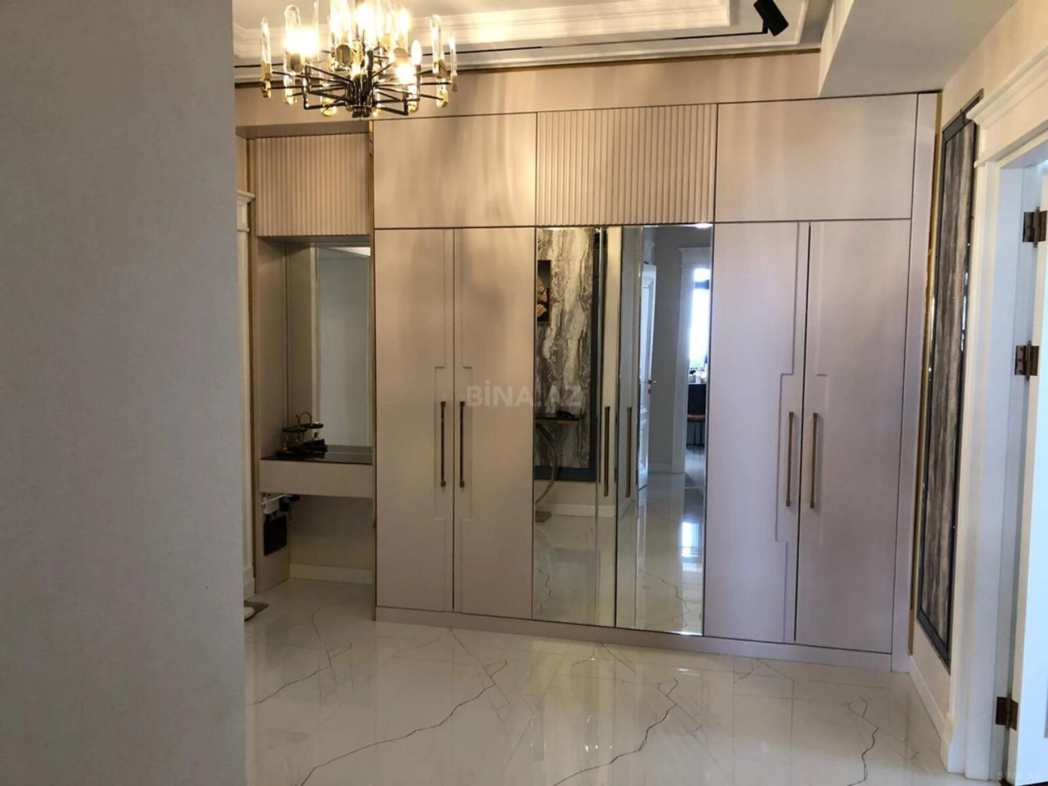 Satılır 3 otaqlı mənzil 125 m²