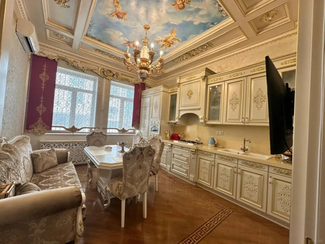 Satılır həyət evi 800 m²