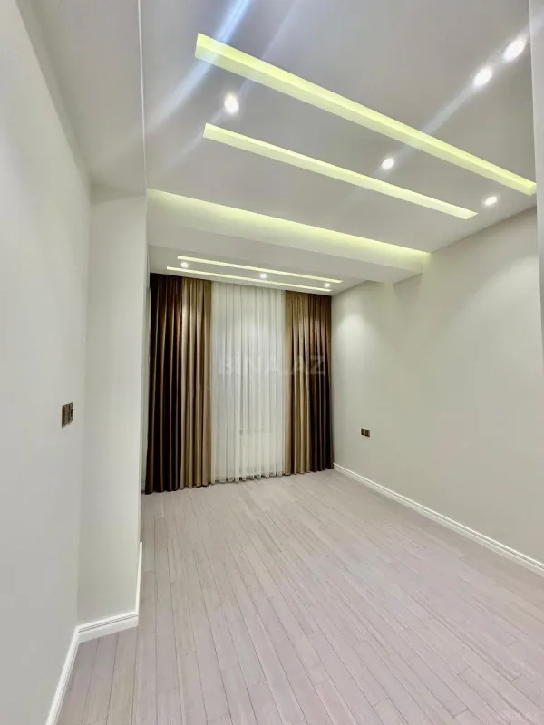 Satılır 3 otaqlı mənzil 129 m²