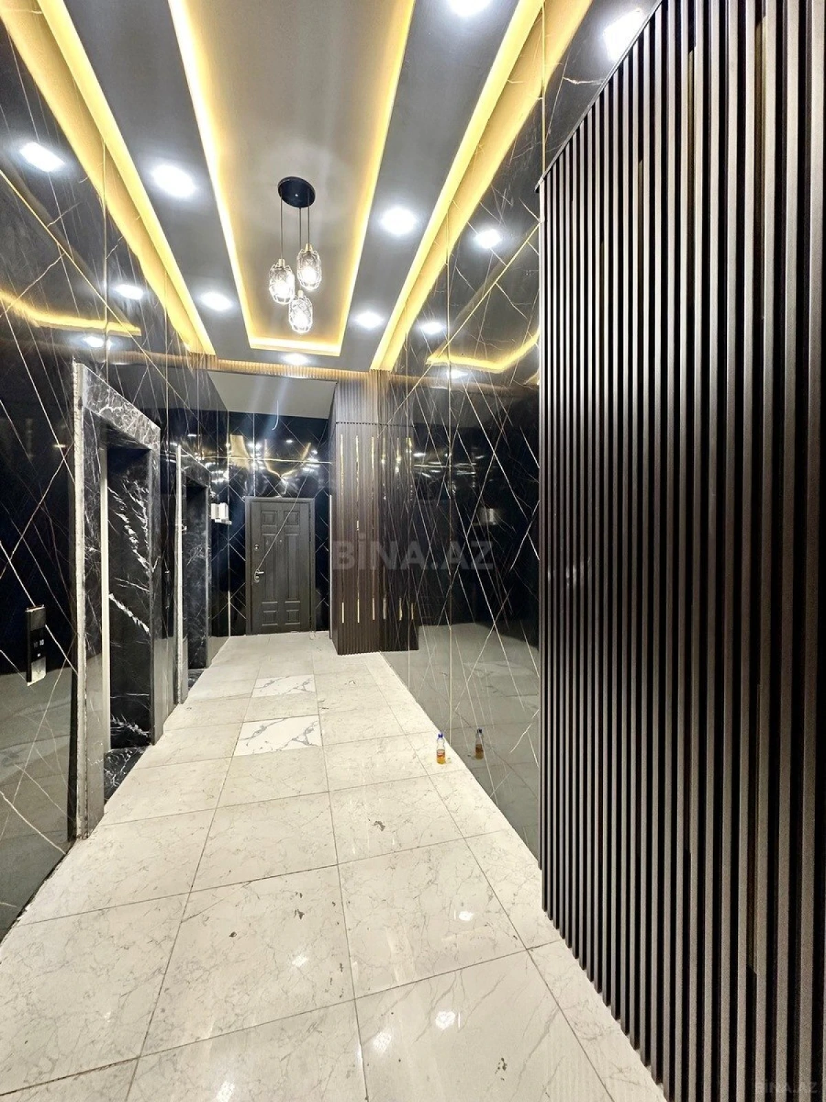 Satılır 3 otaqlı mənzil 129 m²