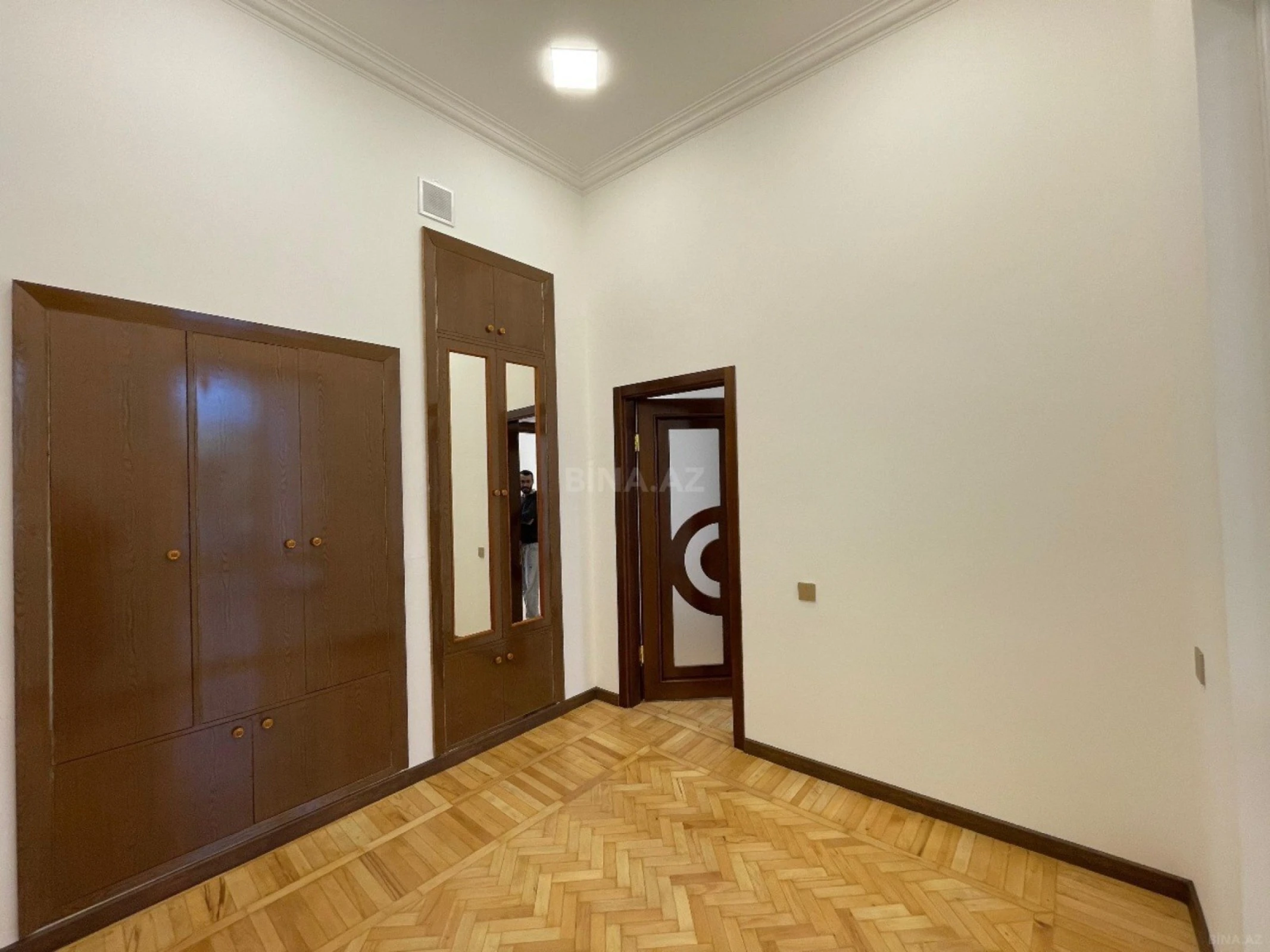 Kirayə verilir 4 otaqlı ofis 110 m²