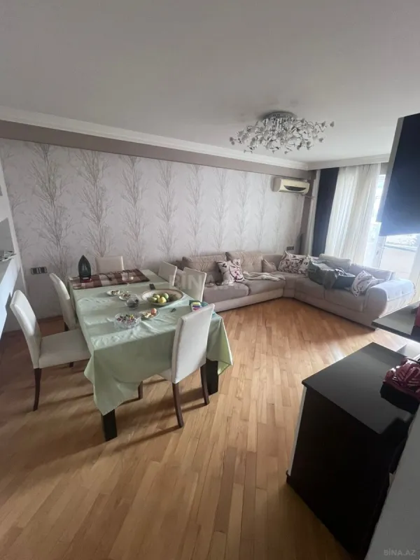 Satılır 3 otaqlı mənzil 110 m²