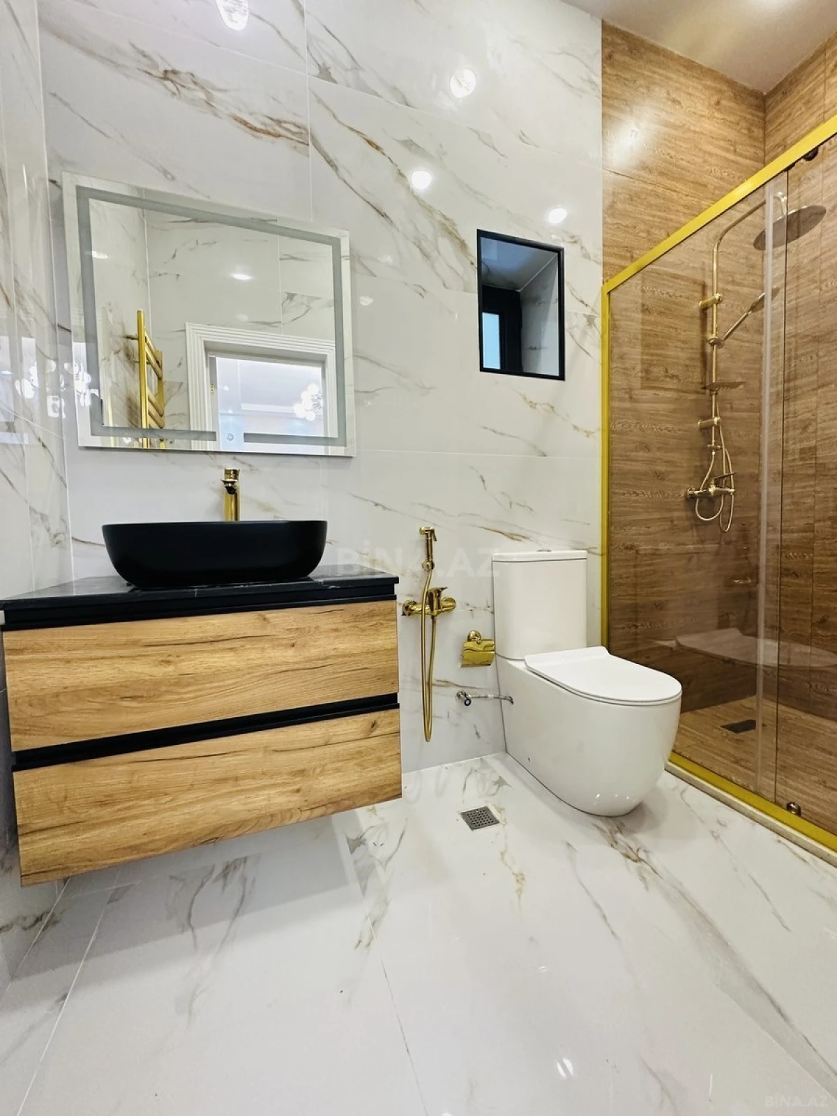 Satılır 4 otaqlı həyət evi 180 m²