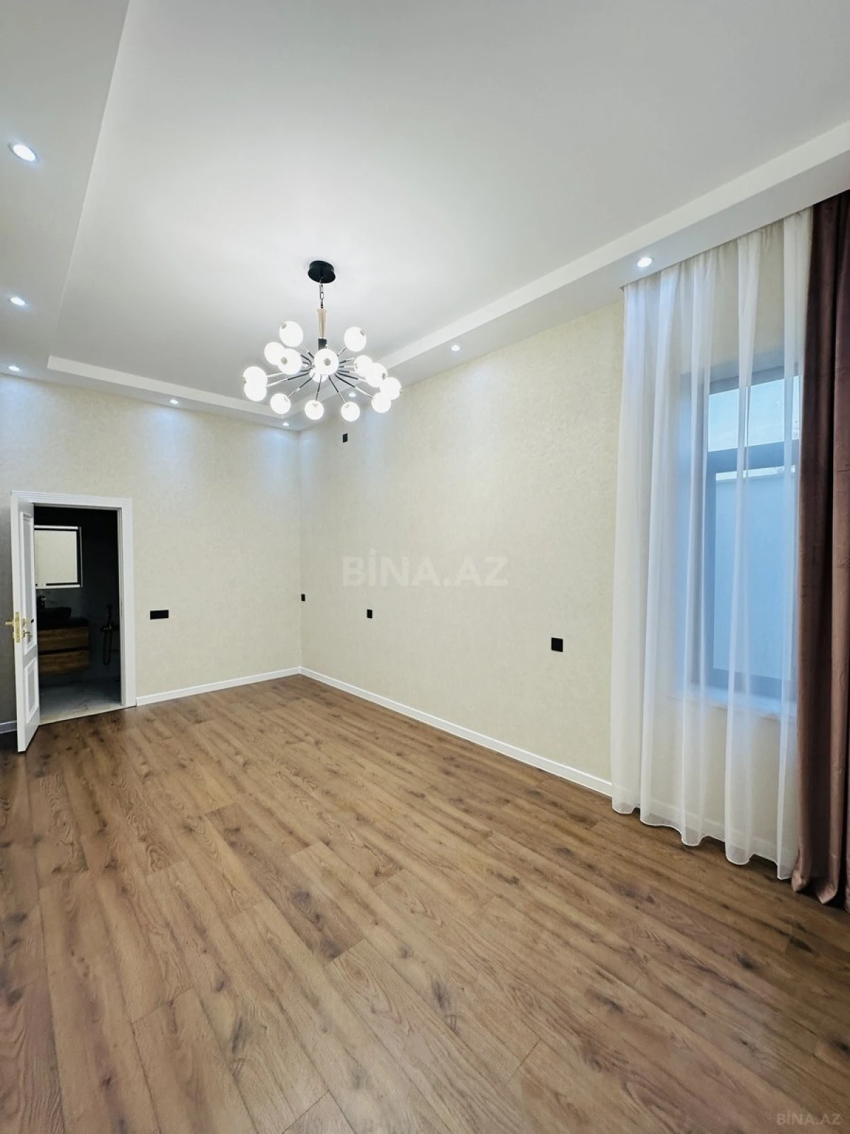 Satılır 4 otaqlı həyət evi 180 m²