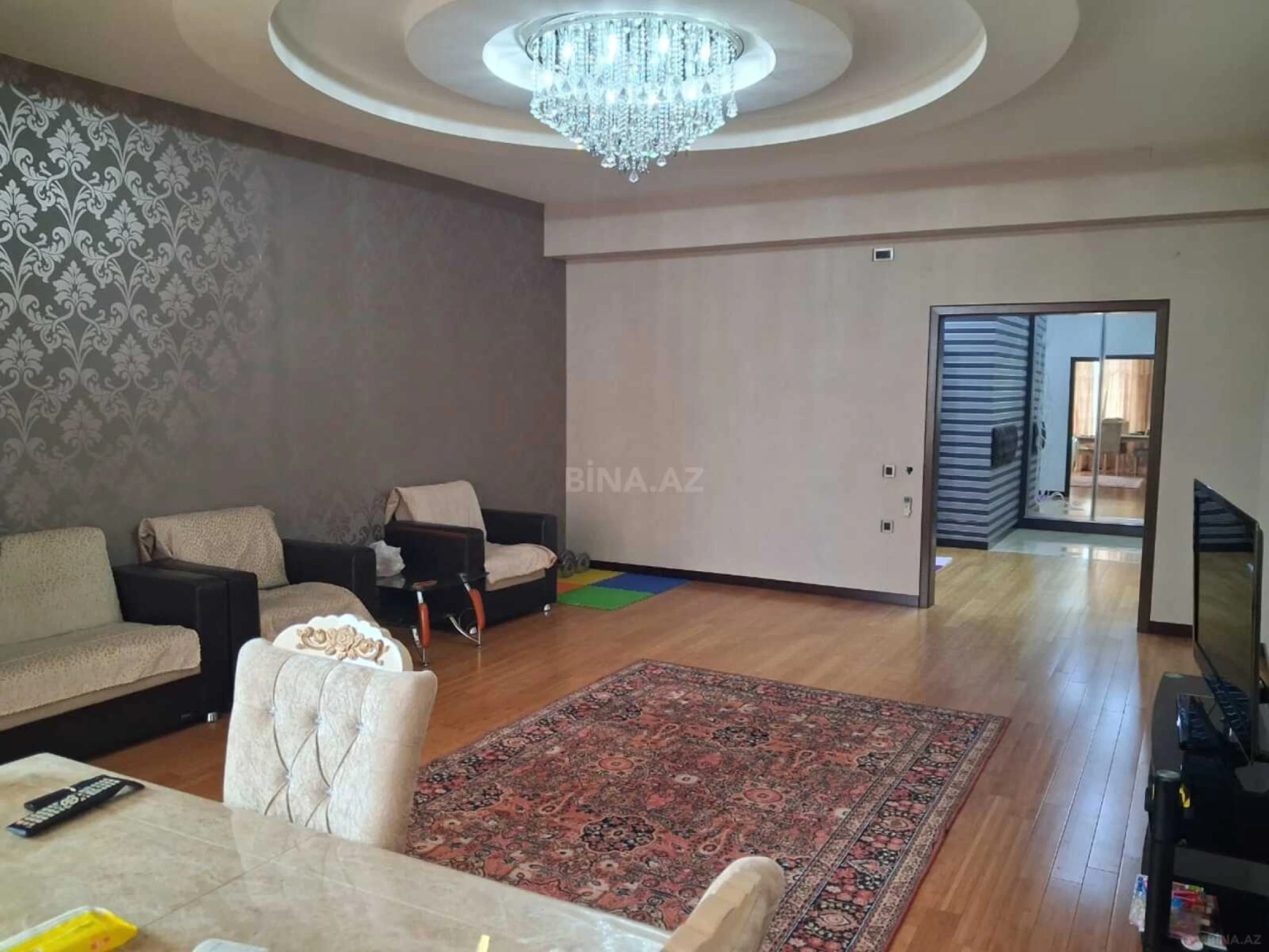 Satılır 3 otaqlı mənzil 150 m²