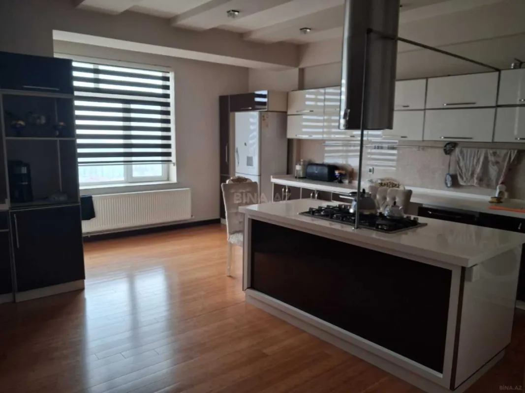 Satılır 3 otaqlı mənzil 150 m²