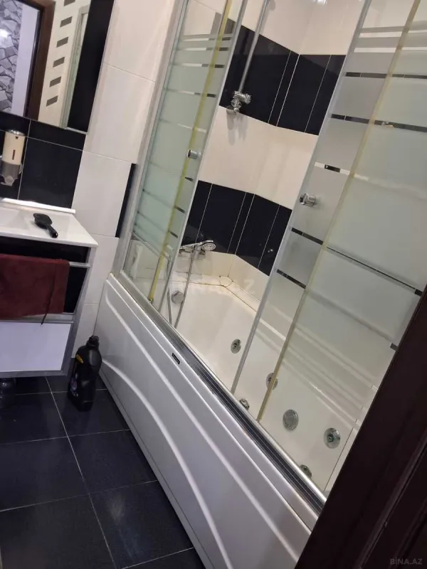 Satılır 3 otaqlı mənzil 150 m²