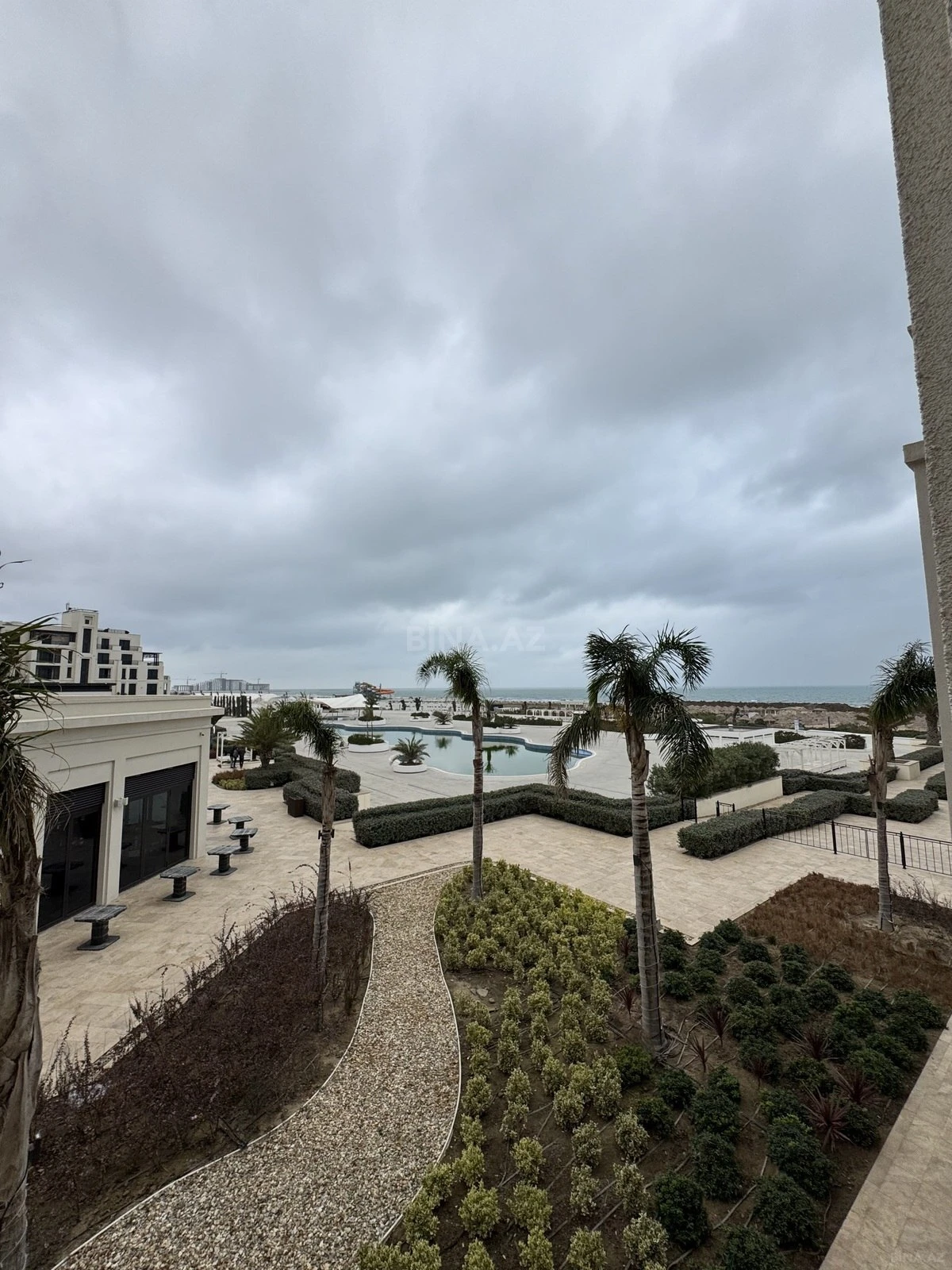 Satılır 2 otaqlı mənzil 100 m²