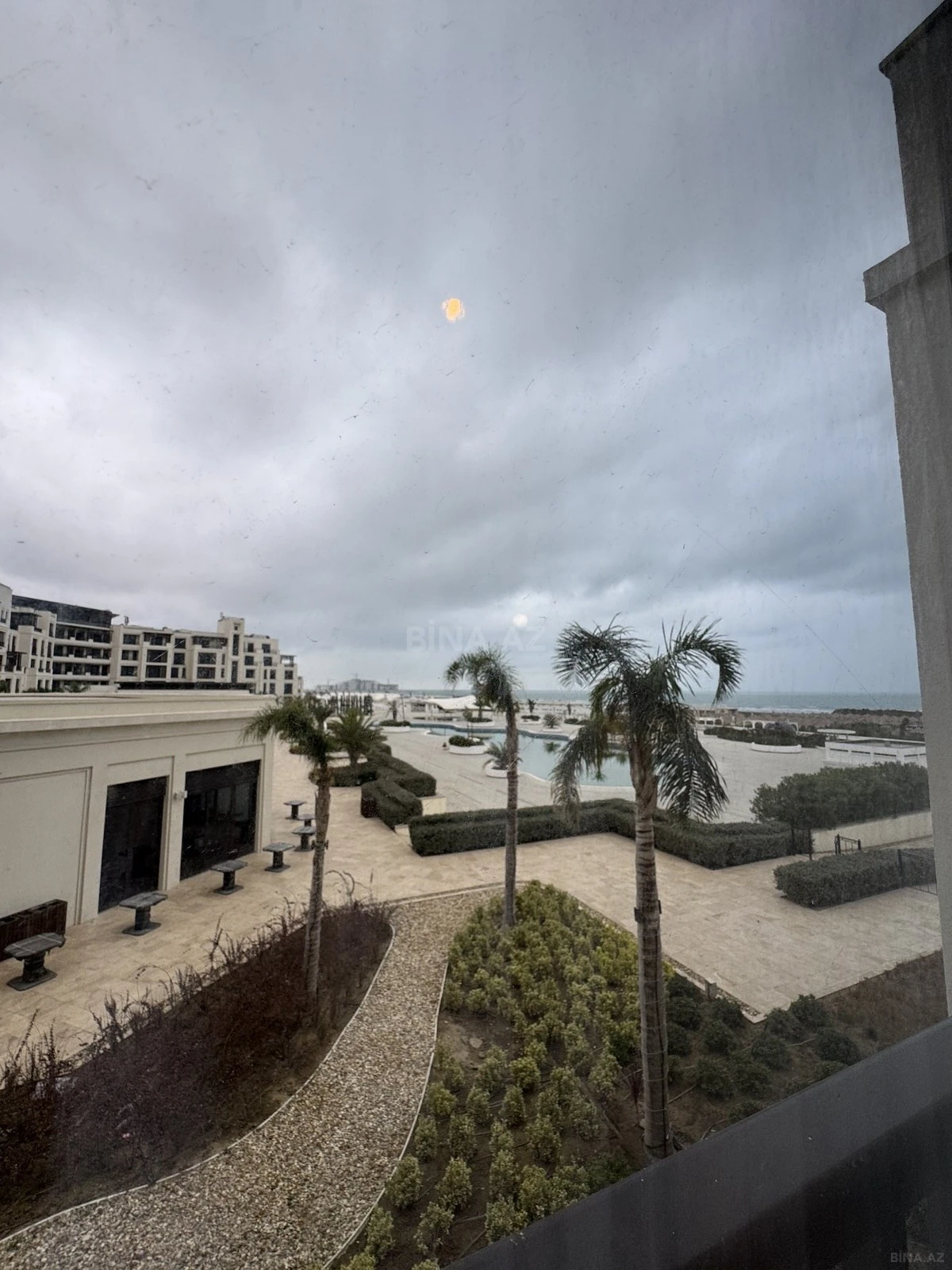 Satılır 2 otaqlı mənzil 100 m²