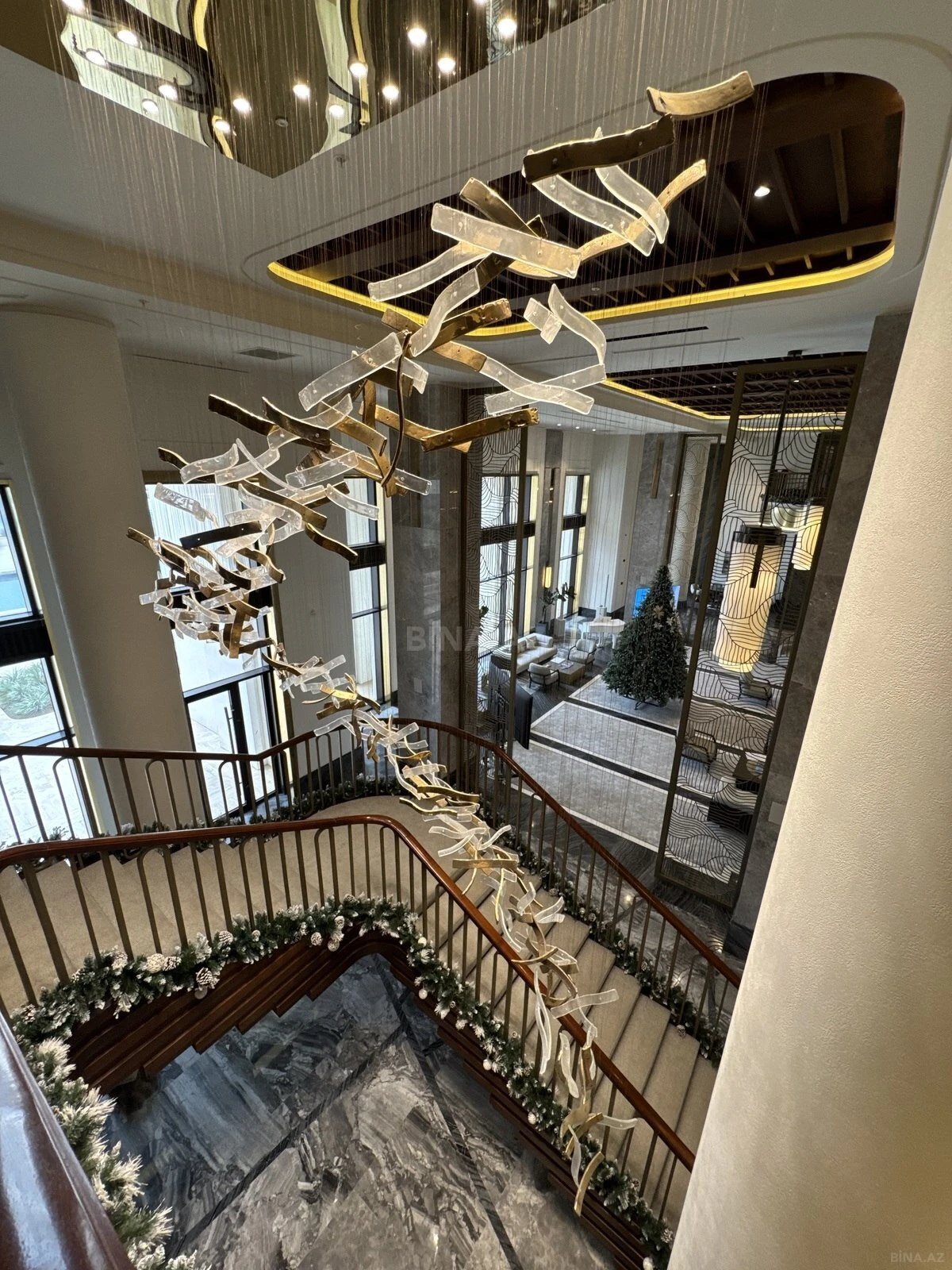 Satılır 2 otaqlı mənzil 100 m²