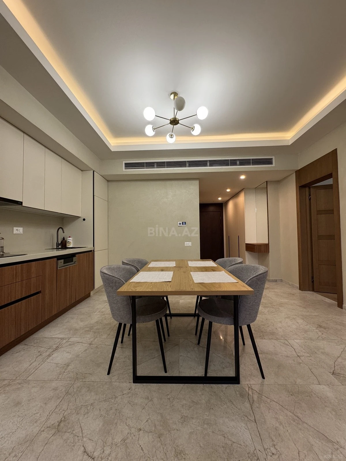 Satılır 2 otaqlı mənzil 100 m²