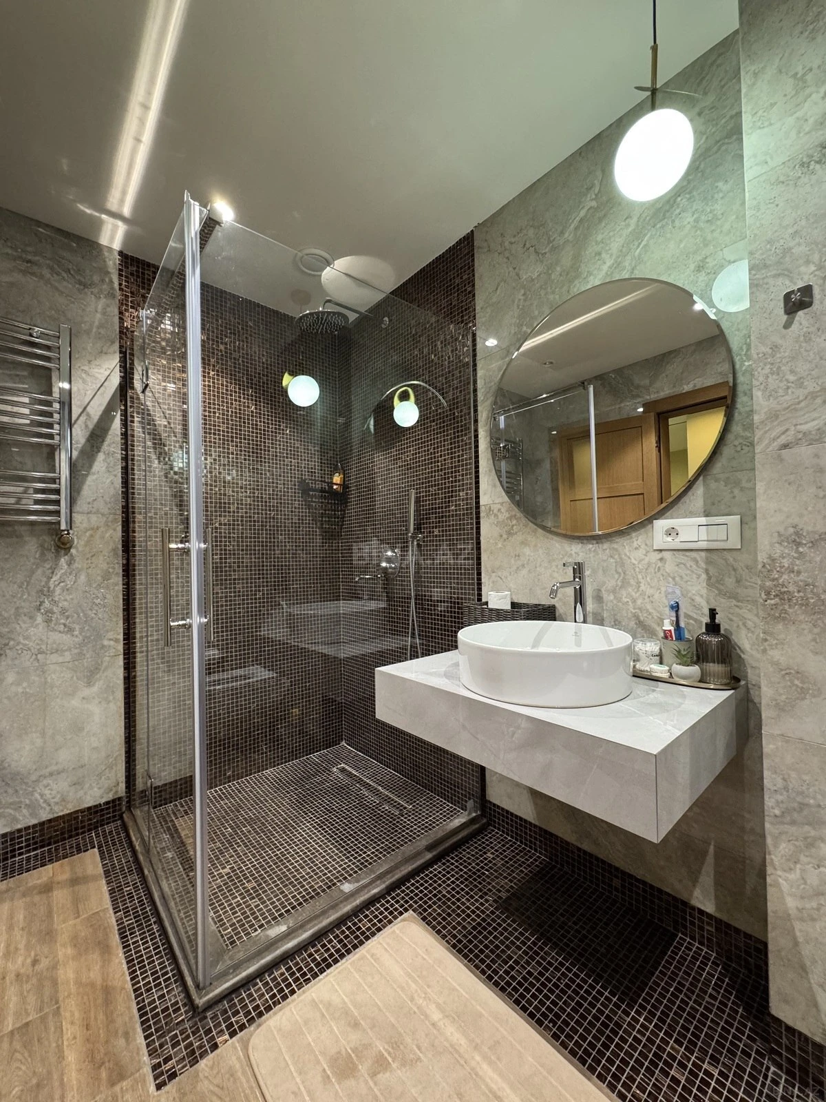 Satılır 2 otaqlı mənzil 100 m²