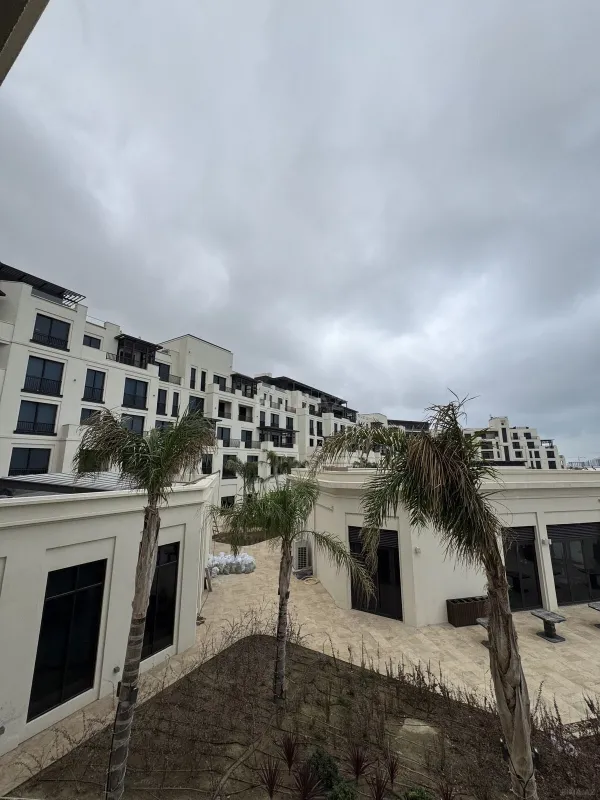 Satılır 2 otaqlı mənzil 100 m²