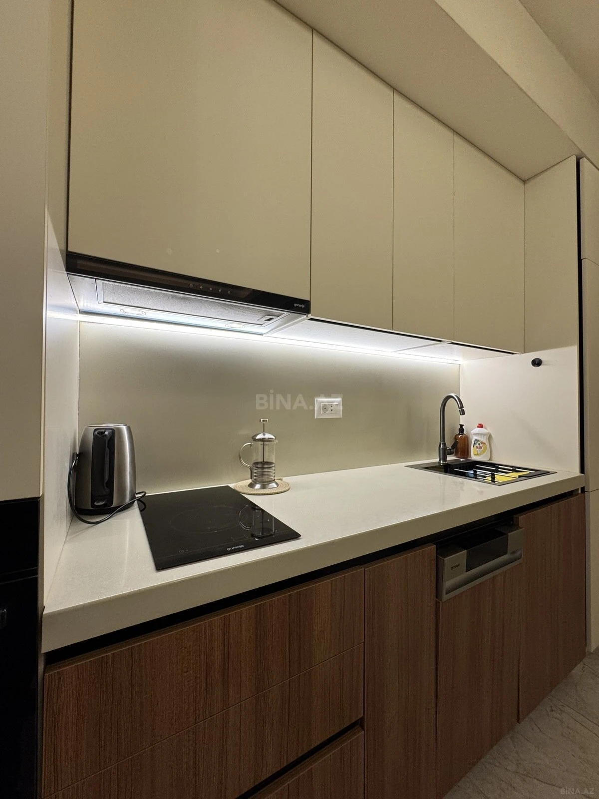 Satılır 2 otaqlı mənzil 100 m²