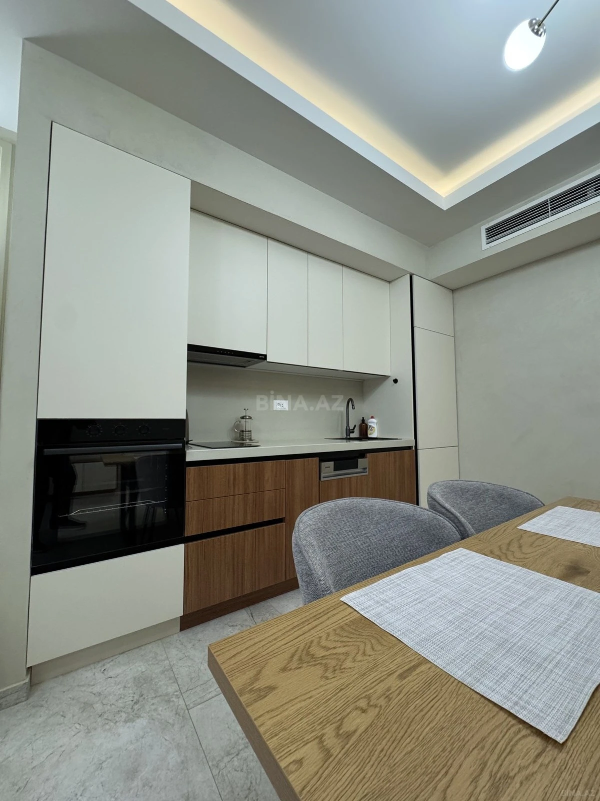 Satılır 2 otaqlı mənzil 100 m²