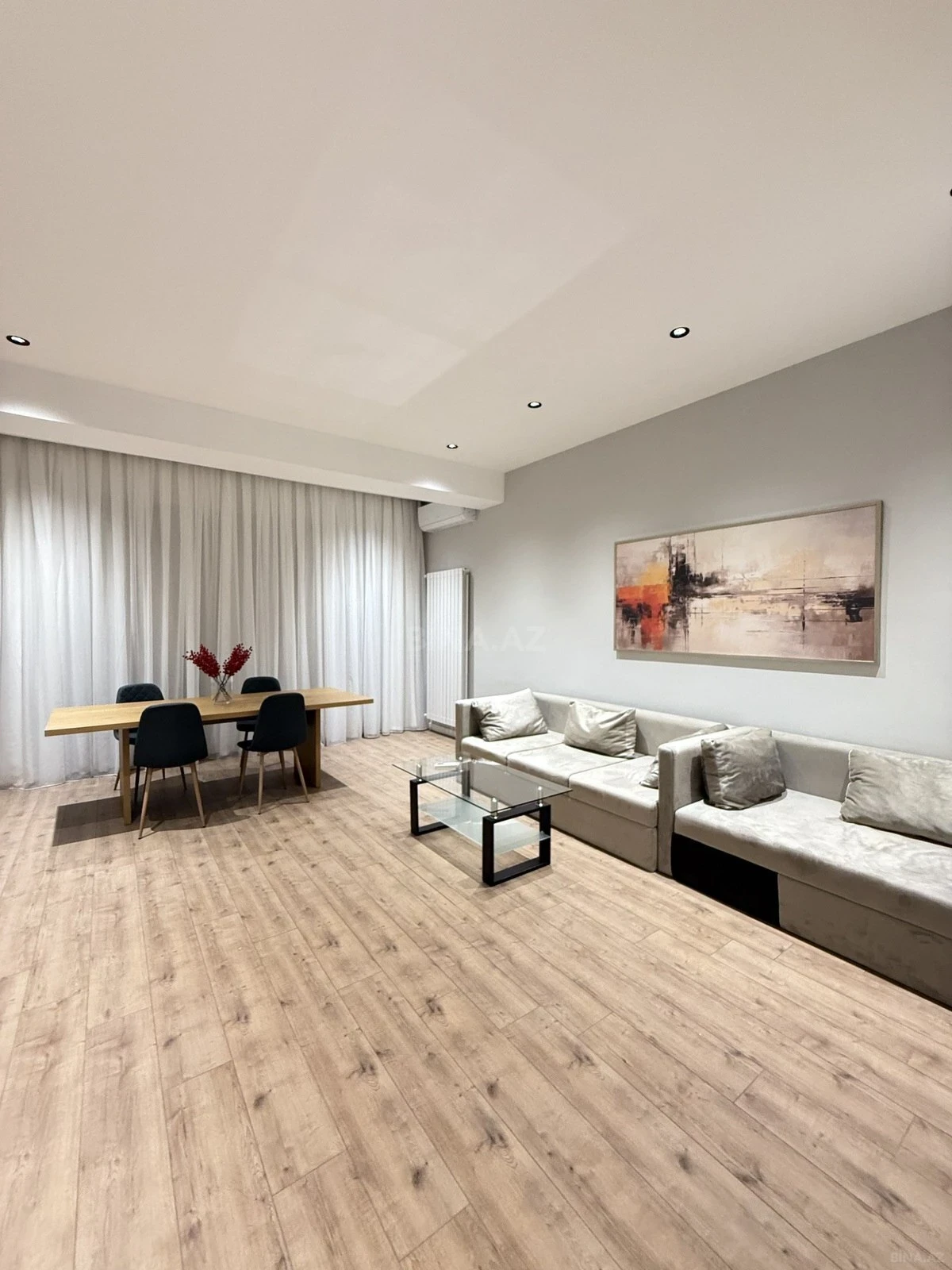Kirayə verilir 2 otaqlı mənzil 90 m²