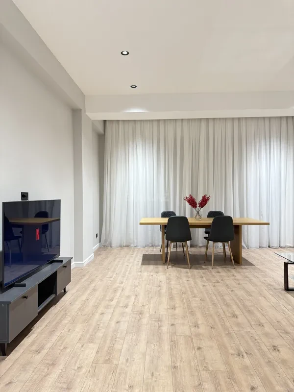 Kirayə verilir 2 otaqlı mənzil 90 m²
